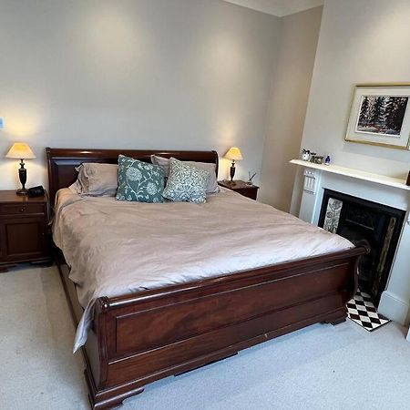 Four Bedroom Modern Victorian Wandsworth House 런던 외부 사진